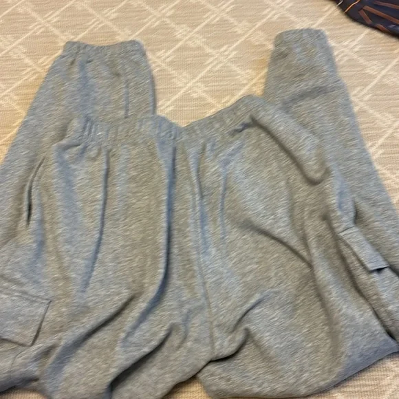size small nike cargo joggers - Picture 3 of 3